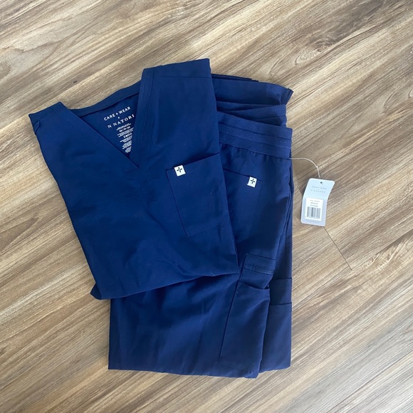 Care+Wear Scrub set in navy size XS - Picture 1 of 11